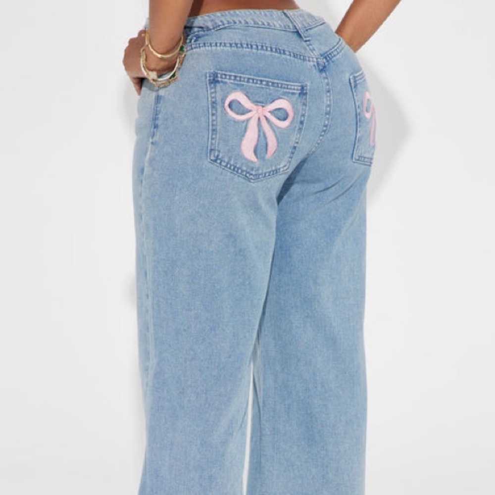 "Taking A Bow" Lightwash Denim Jeans Fashion Nova
